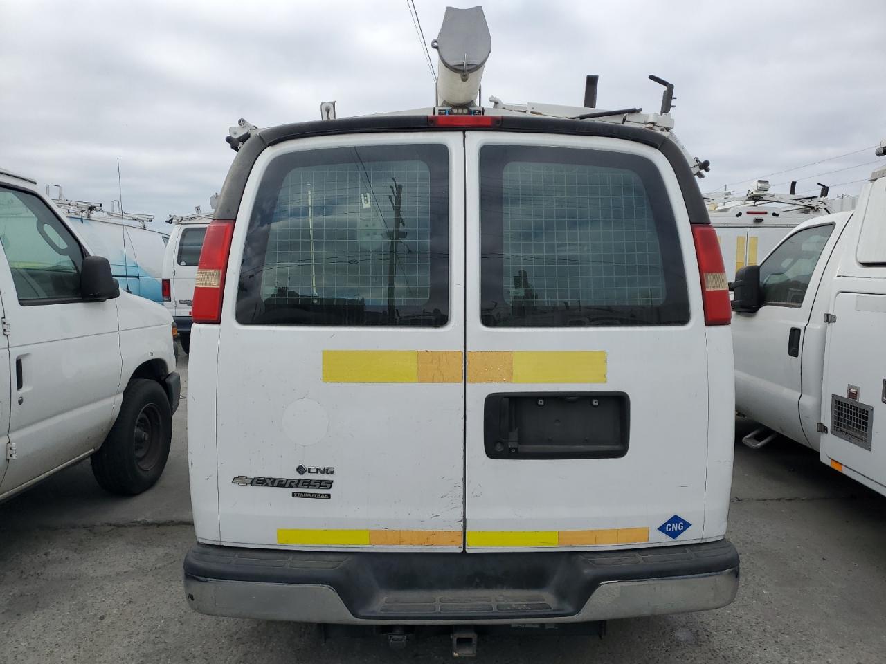 2014 Chevrolet Express G2500 - Фото 6