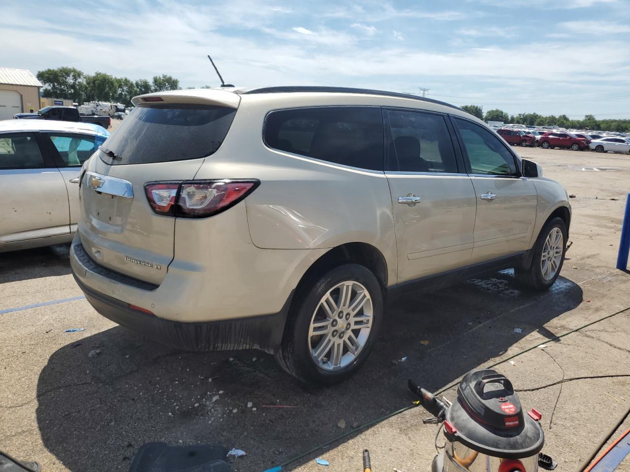 2015 Chevrolet Traverse Lt - Image 3
