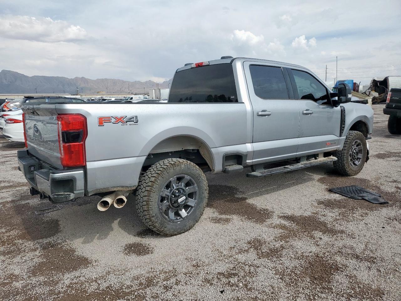 2024 Ford F250 Super Duty - Image 3