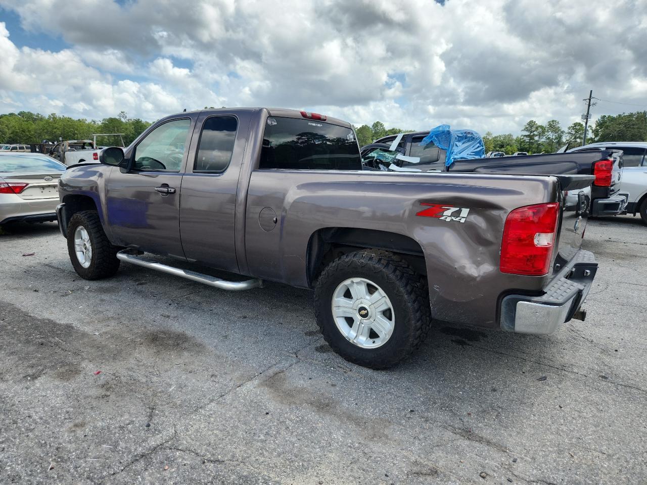 2008 Chevrolet Silverado K1500 - Image 2
