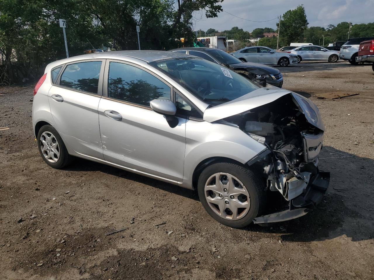 2011 Ford Fiesta Se - Image 4