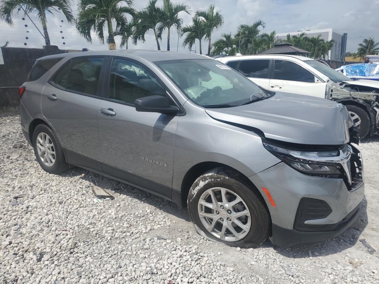 2023 Chevrolet Equinox Ls - Фото 4