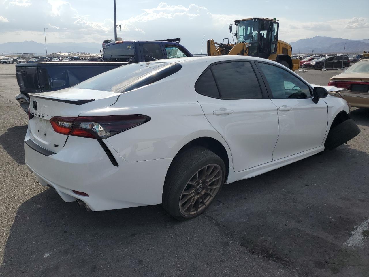 2024 Toyota Camry Se Night Shade - Фото 3