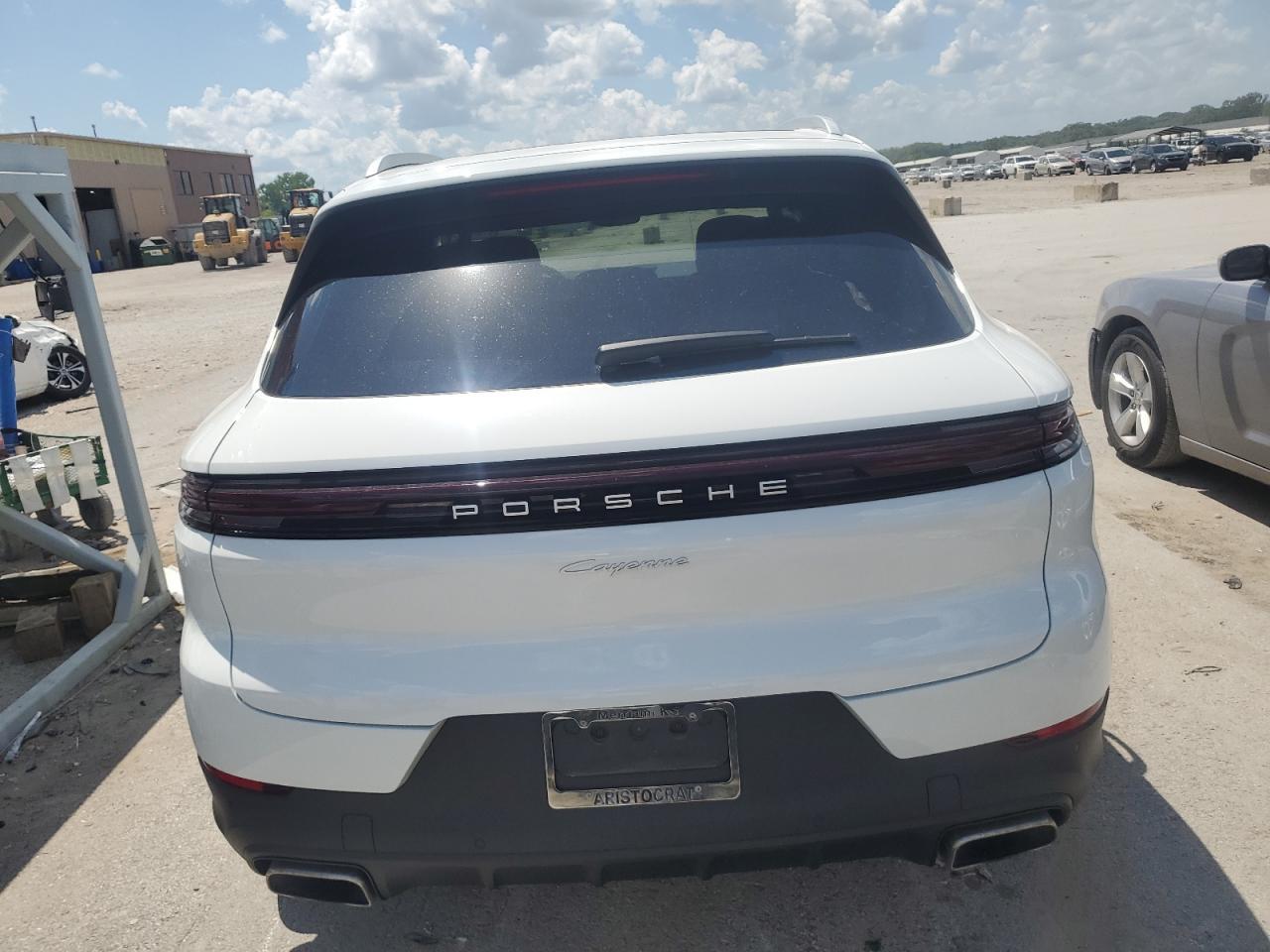 2024 Porsche Cayenne - Image 6