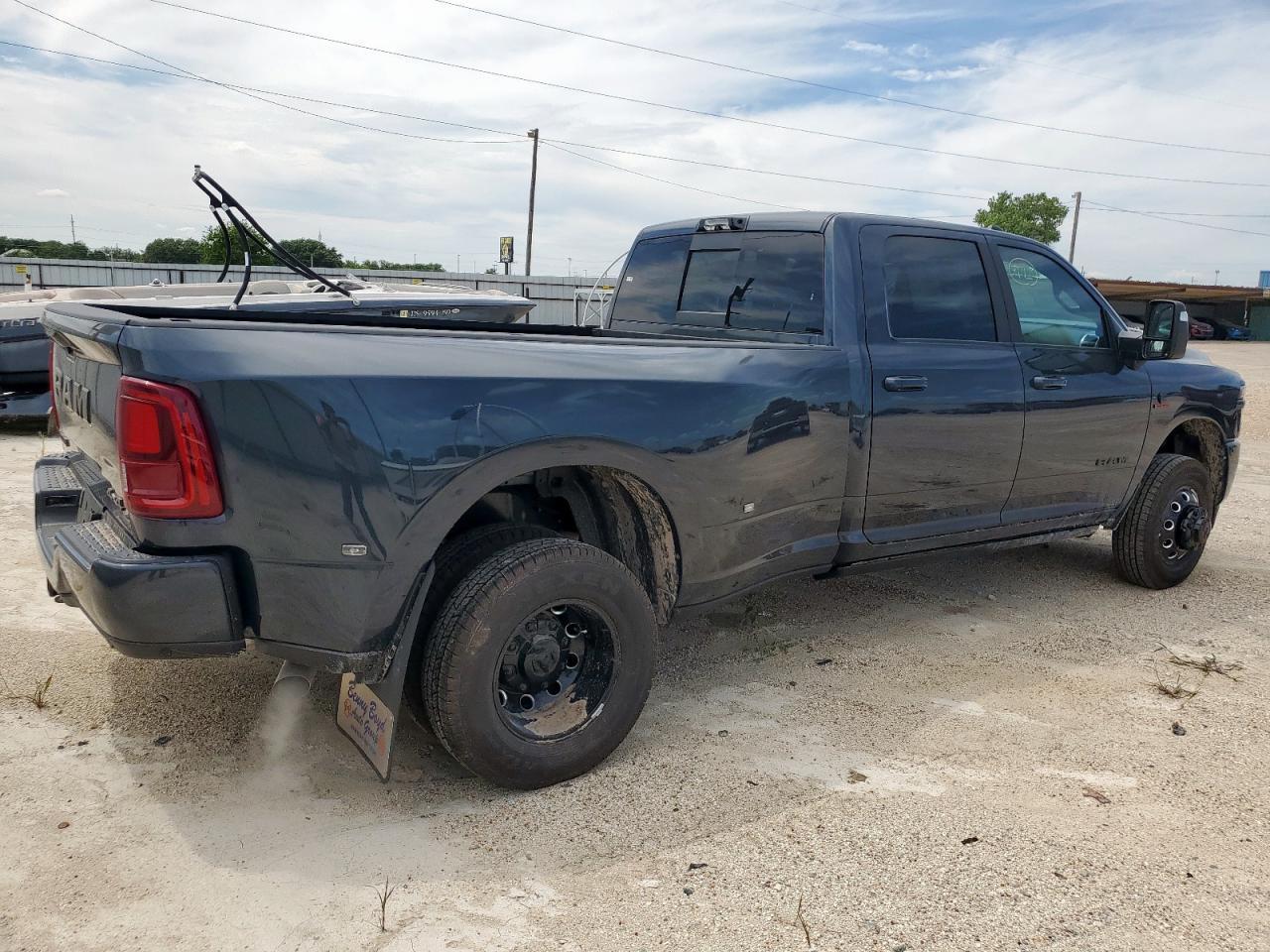2025 Ram 3500 Laramie - Фото 3