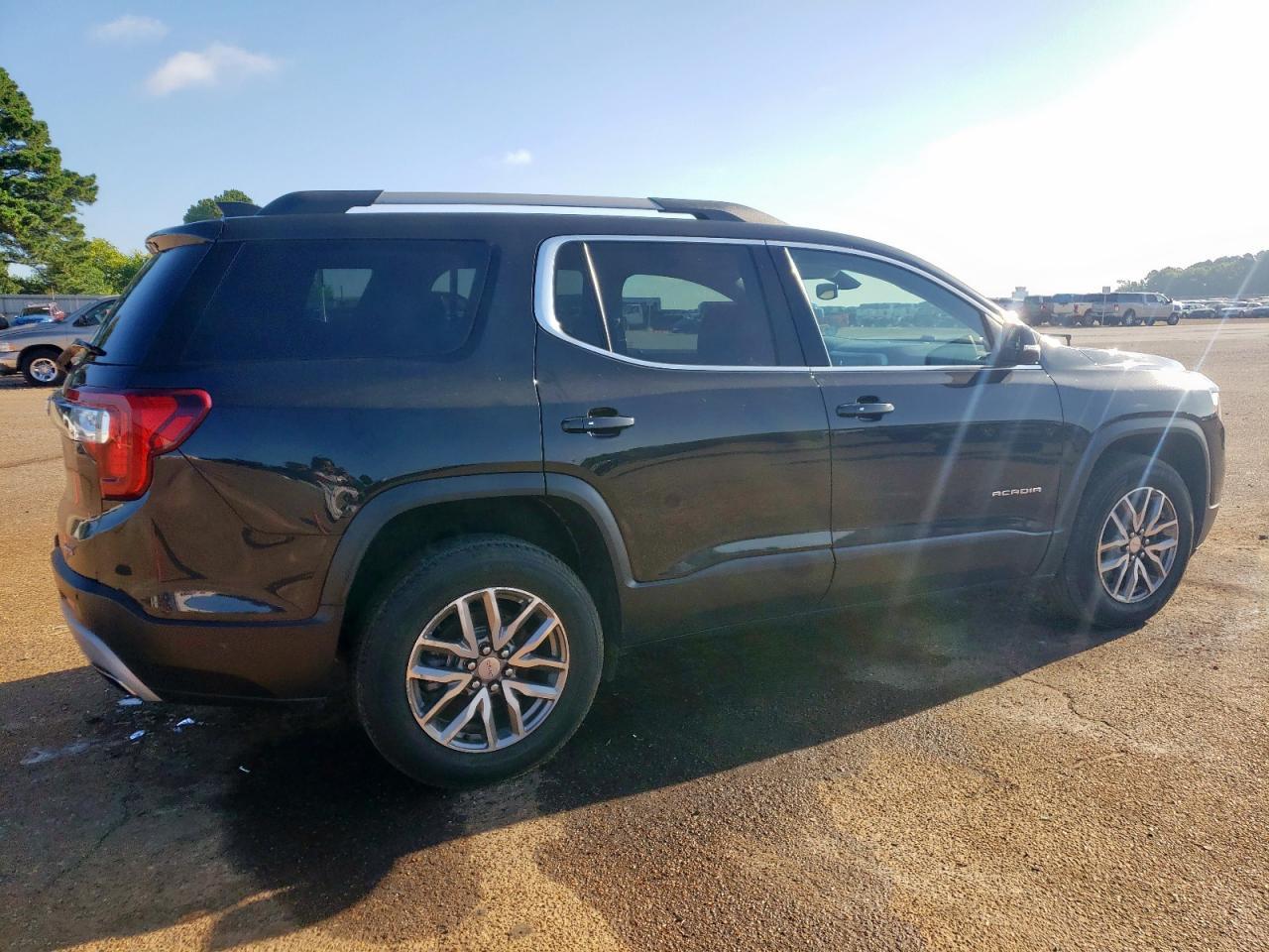 2020 GMC Acadia Slt - Image 3