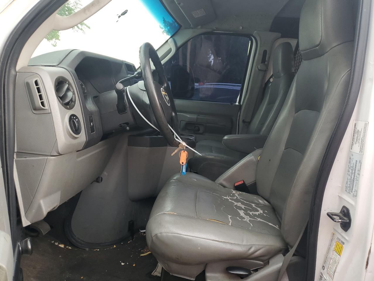 2010 Ford Econoline E250 Van - Image 7