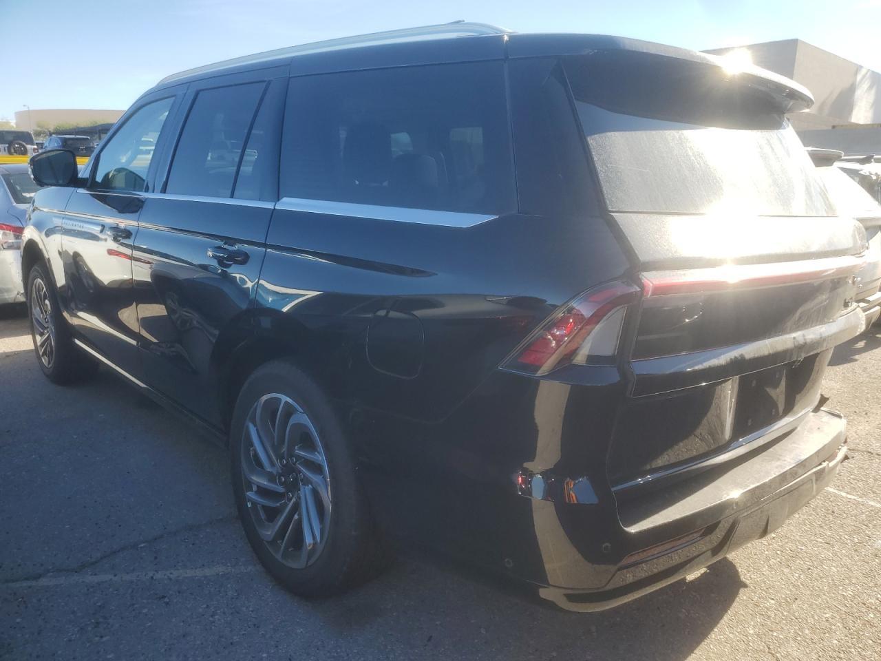 2025 Lincoln Navigator Reserve - Image 2