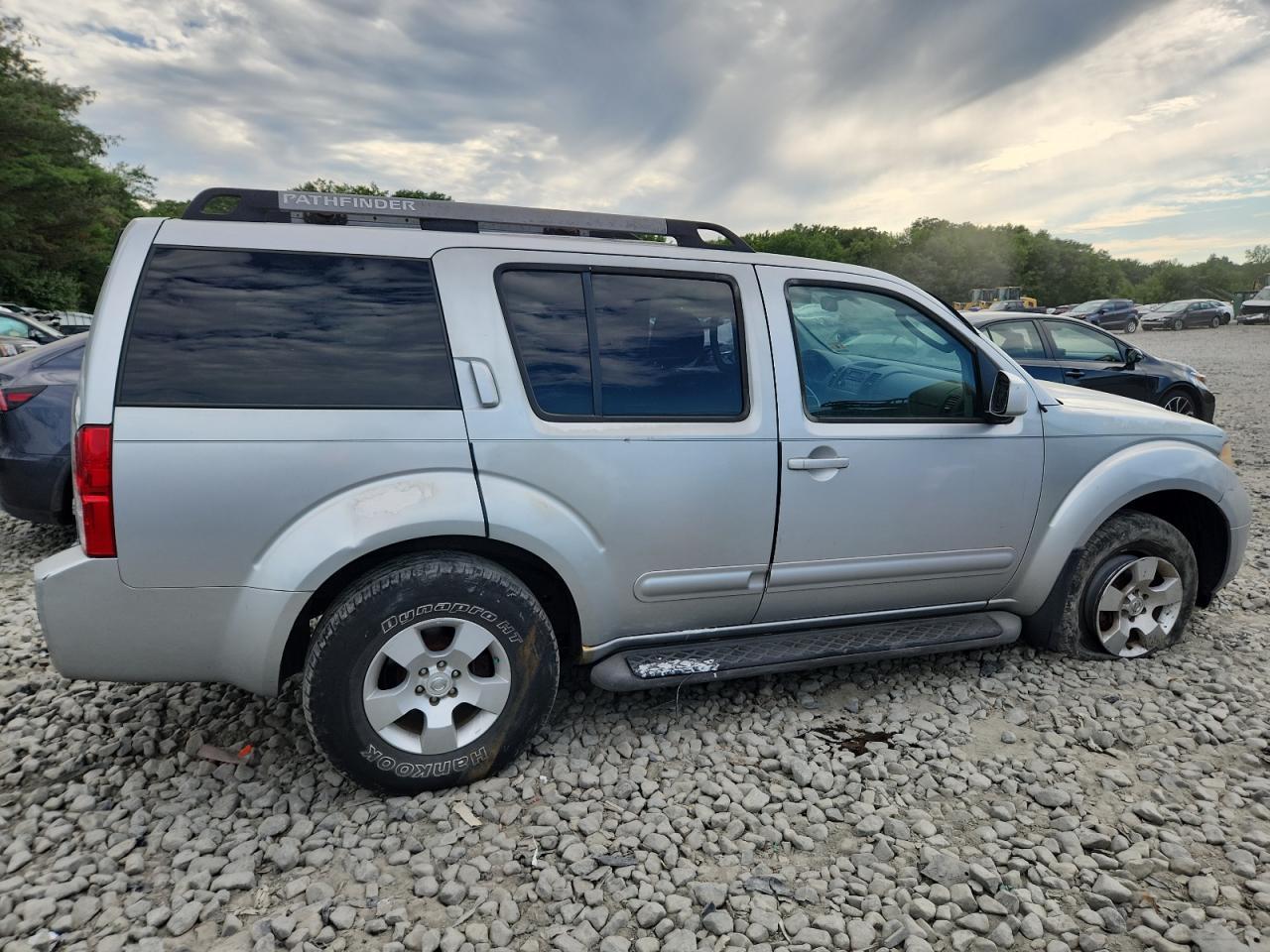 2005 Nissan Pathfinder Le - Фото 3