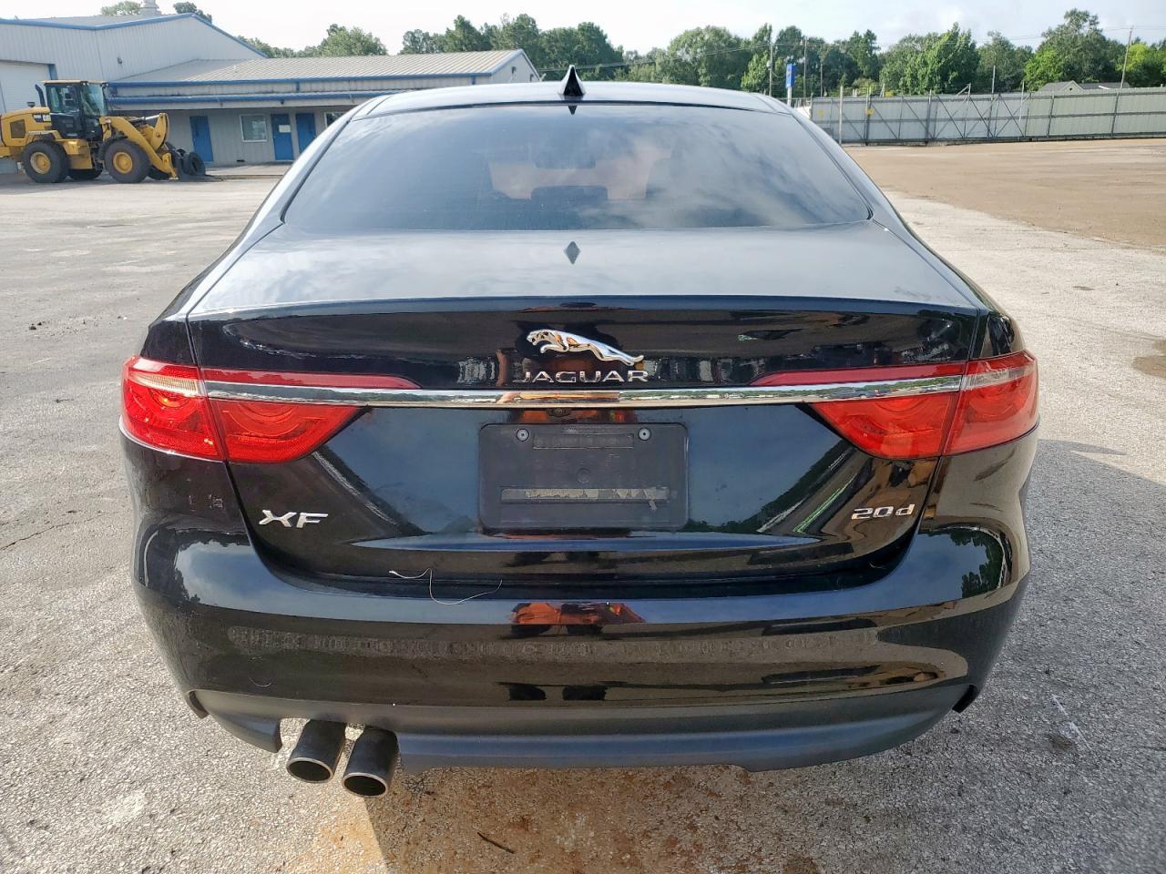 2017 Jaguar Xf Premium - Image 6