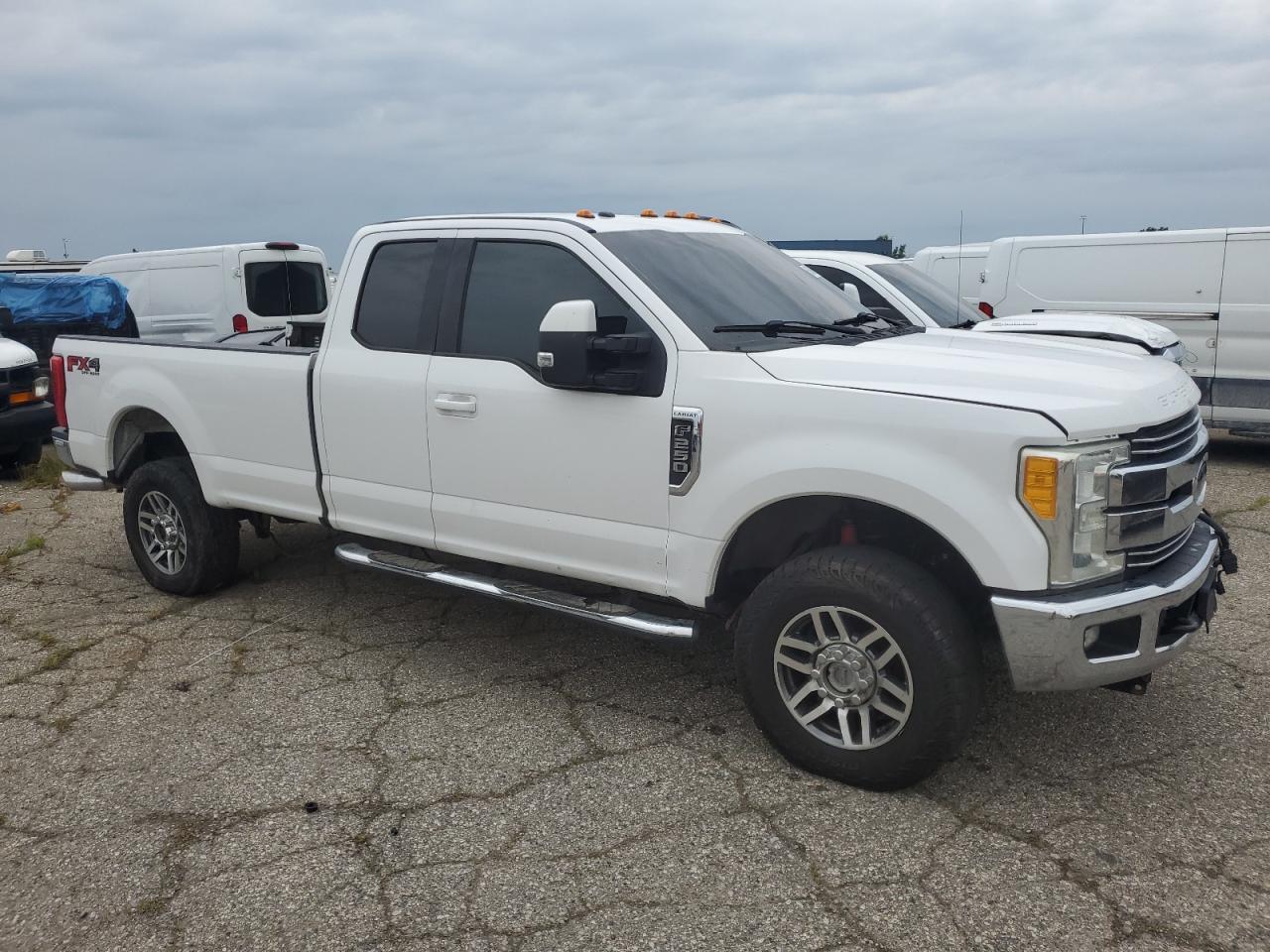 2017 Ford F250 Lariat - Фото 4