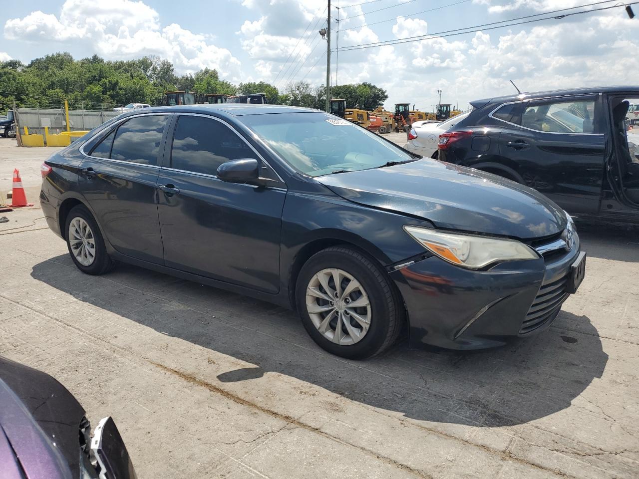 2017 Toyota Camry Le - Фото 4