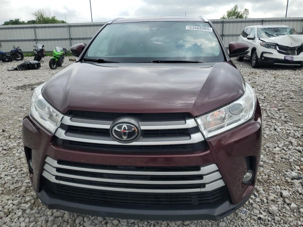 2019 Toyota Highlander Se - Фото 5