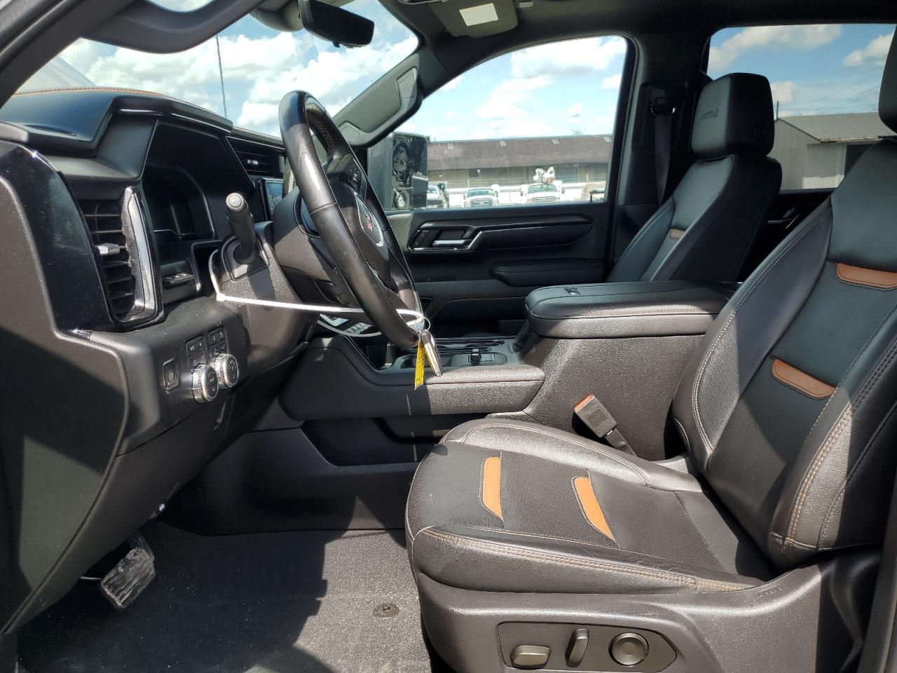 2024 GMC Sierra K3500 At4 - Фото 7