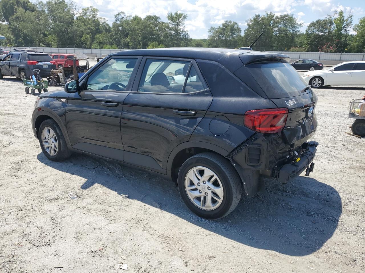 2023 Hyundai Venue Se - Image 2