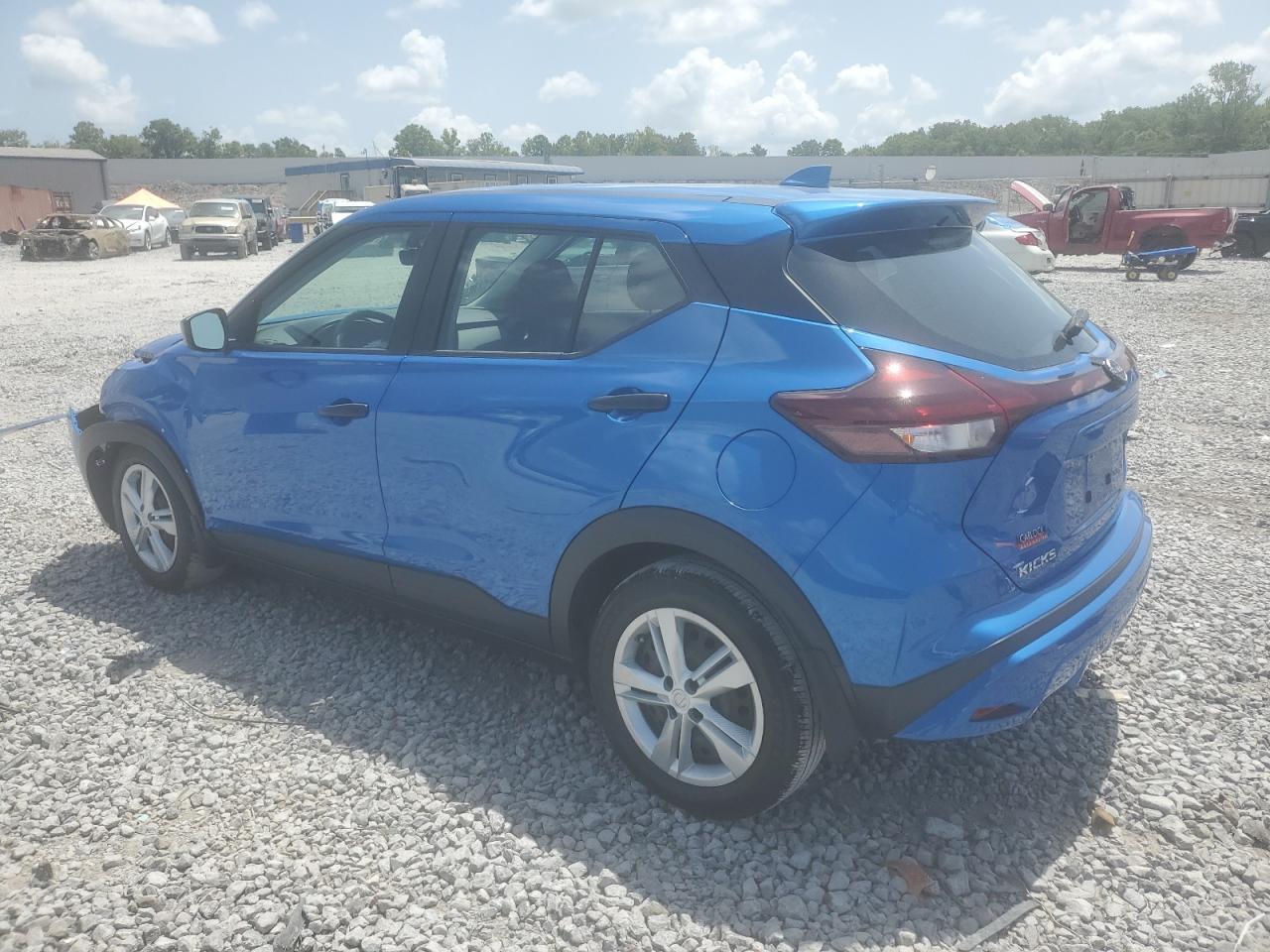 2022 Nissan Kicks S - Фото 2