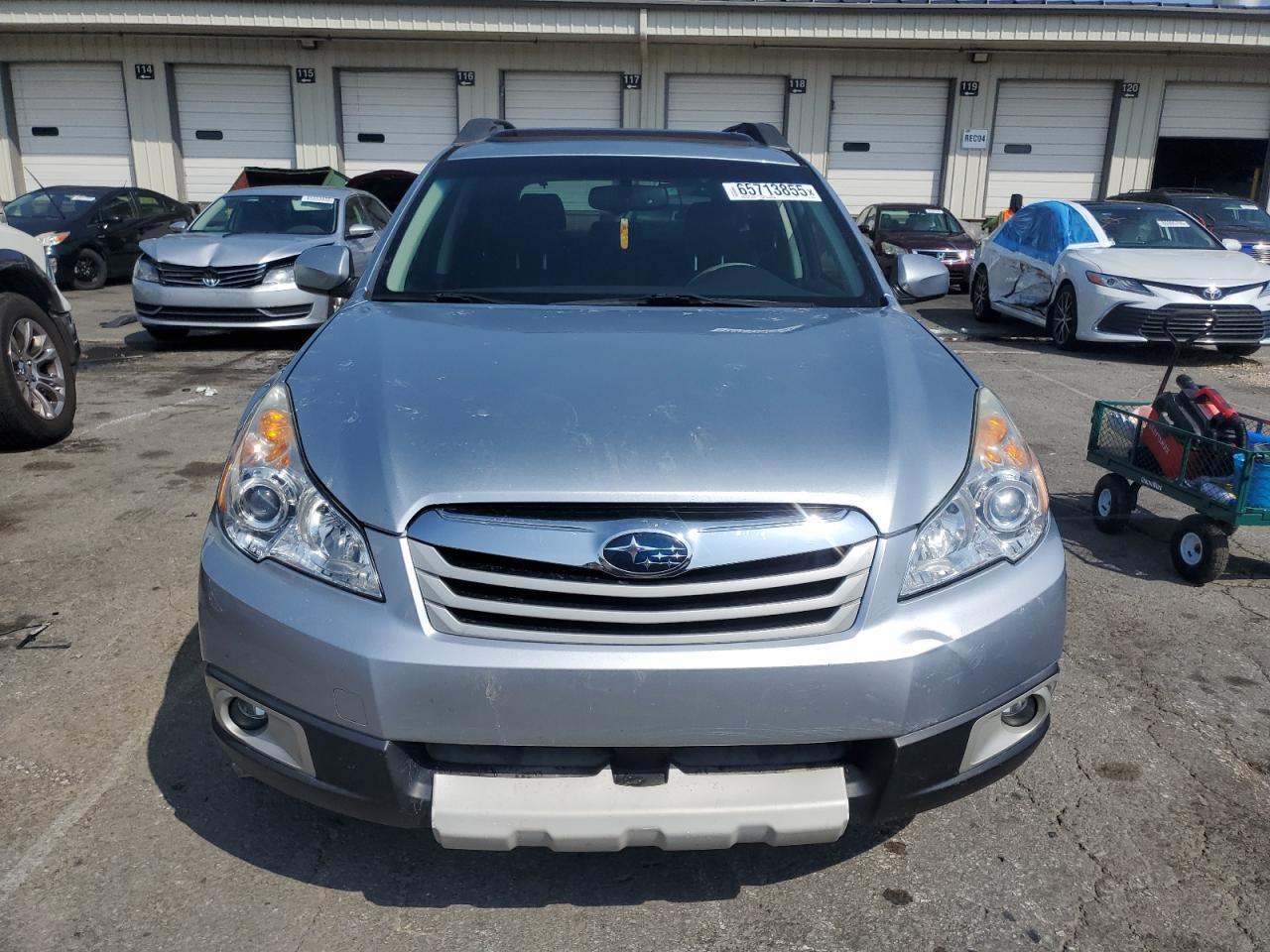 2012 Subaru Outback 3.6R Limited - Image 5