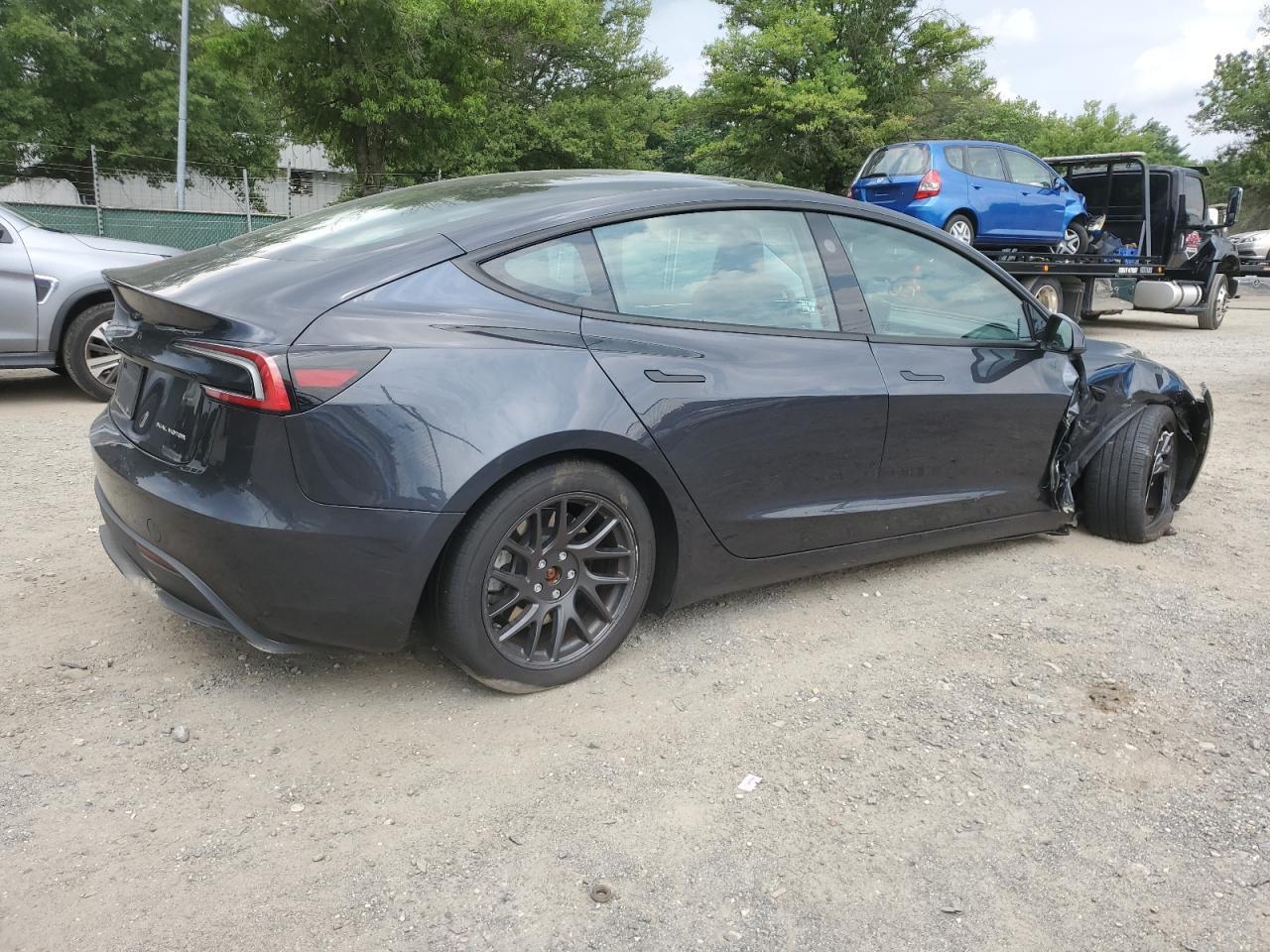 2024 Tesla Model 3 - Фото 3