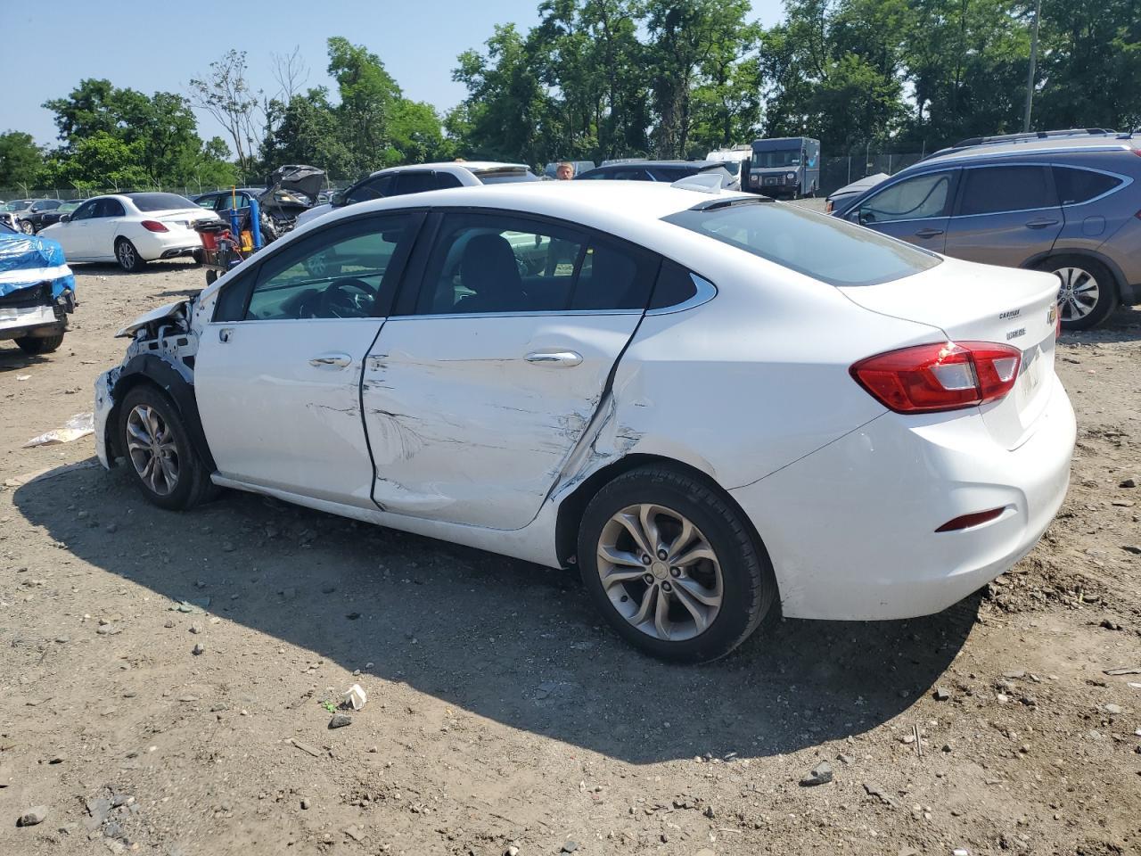 2019 Chevrolet Cruze Lt - Image 2