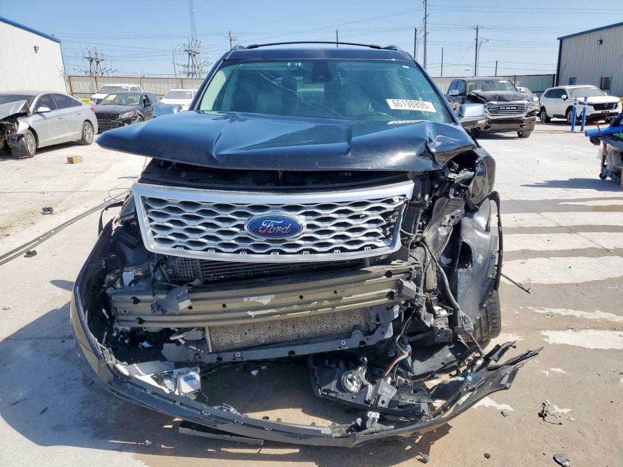 2017 Ford Explorer Platinum - Image 5