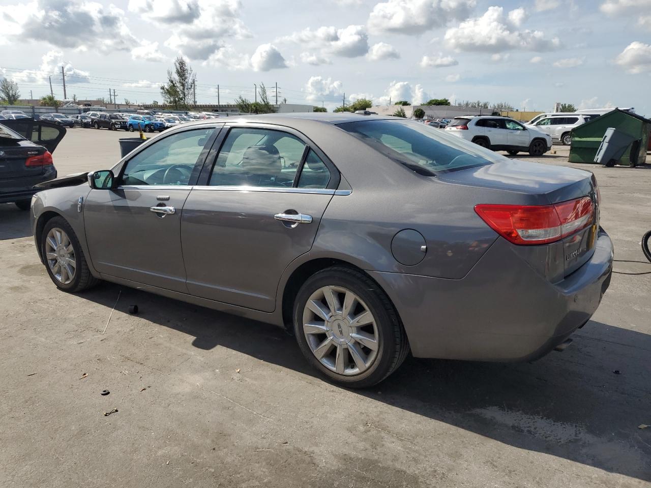 2012 Lincoln Mkz - Image 2