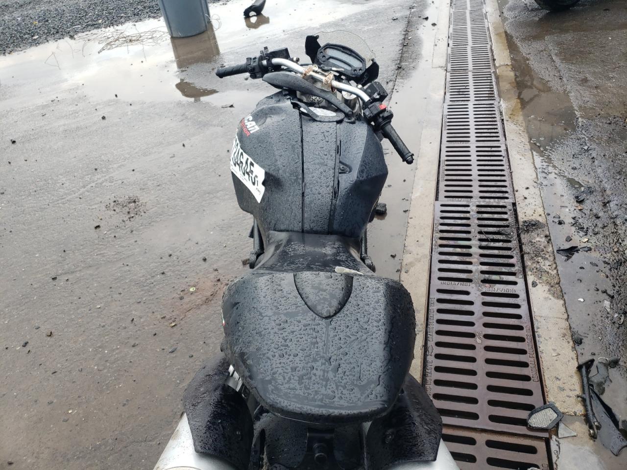 2012 Ducati Monster 696 - Фото 6