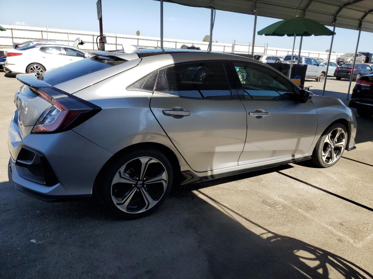 2018 Honda Civic Sport - Image 3