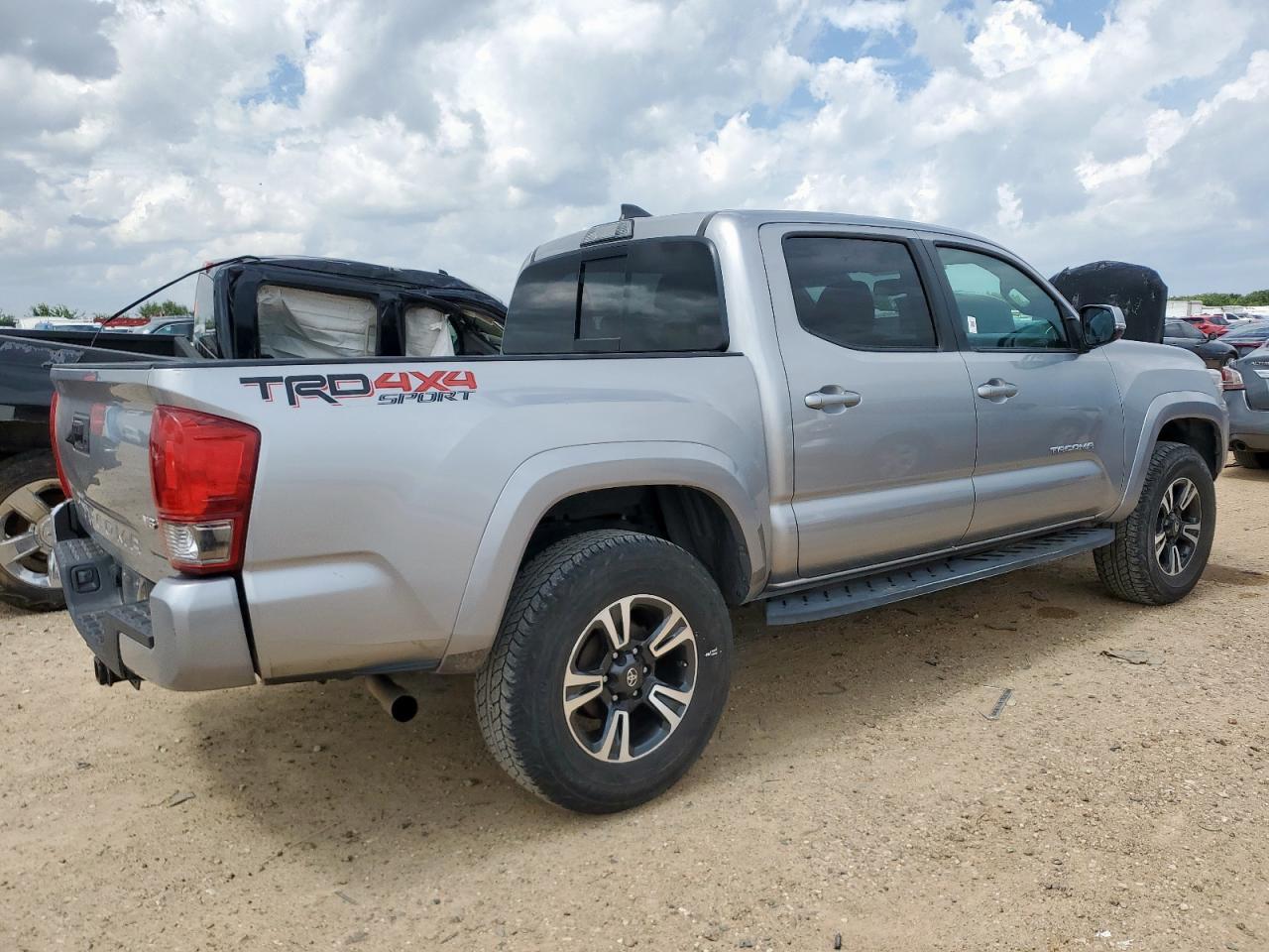 2017 Toyota Tacoma Double Cab - Image 3