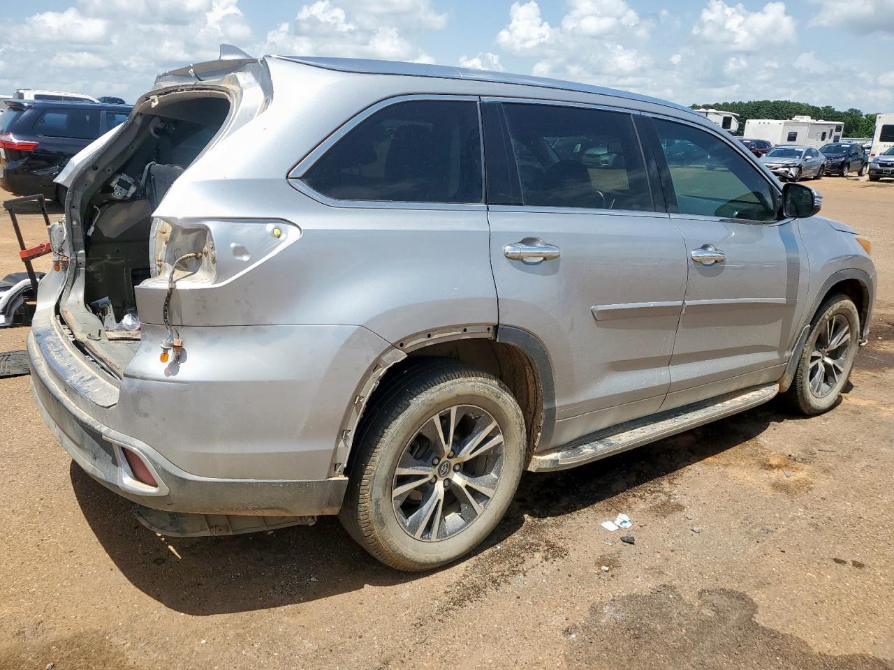 2016 Toyota Highlander Xle - Image 3