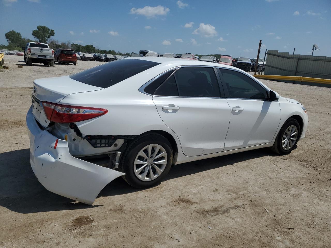 2017 Toyota Camry Le - Image 3