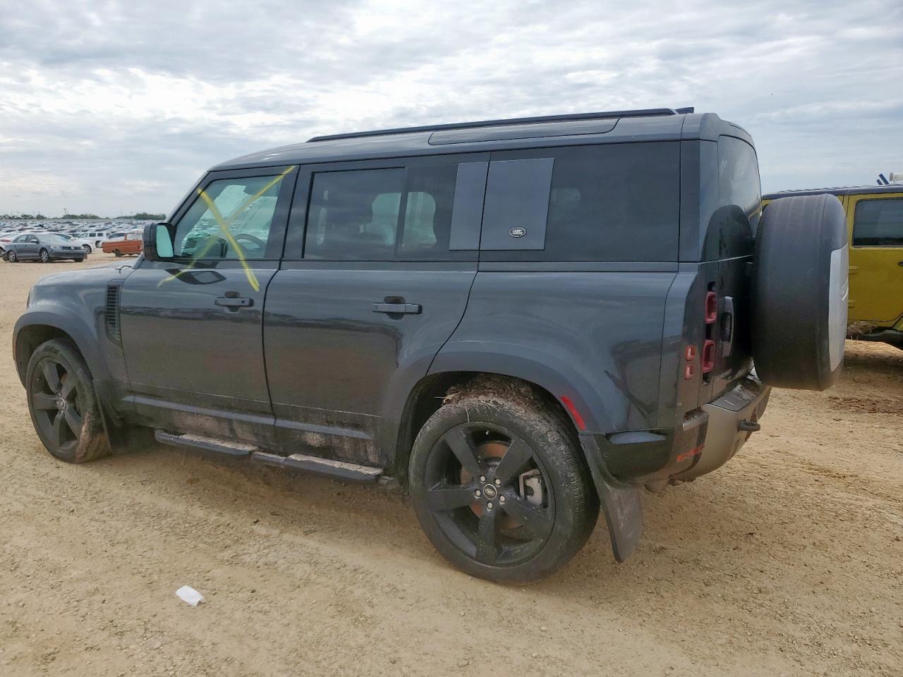 2022 Land Rover Defender 110 X-Dynamic Se - Фото 2