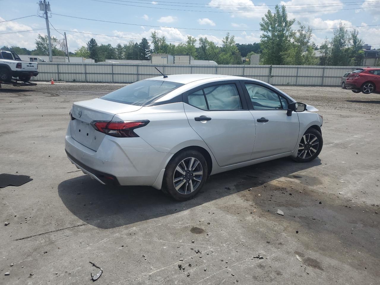 2023 Nissan Versa S - Фото 3