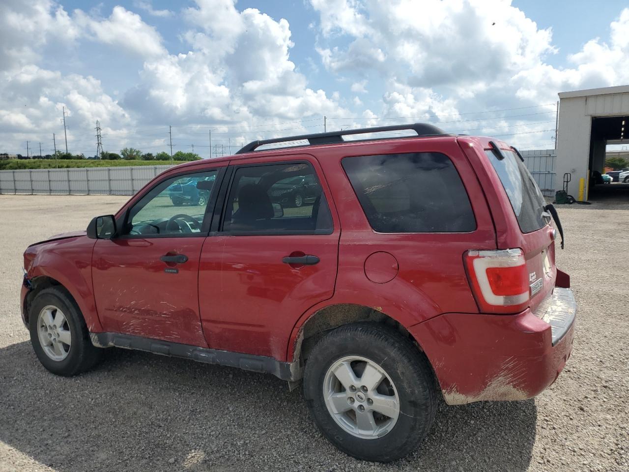 2011 Ford Escape Xlt - Image 2