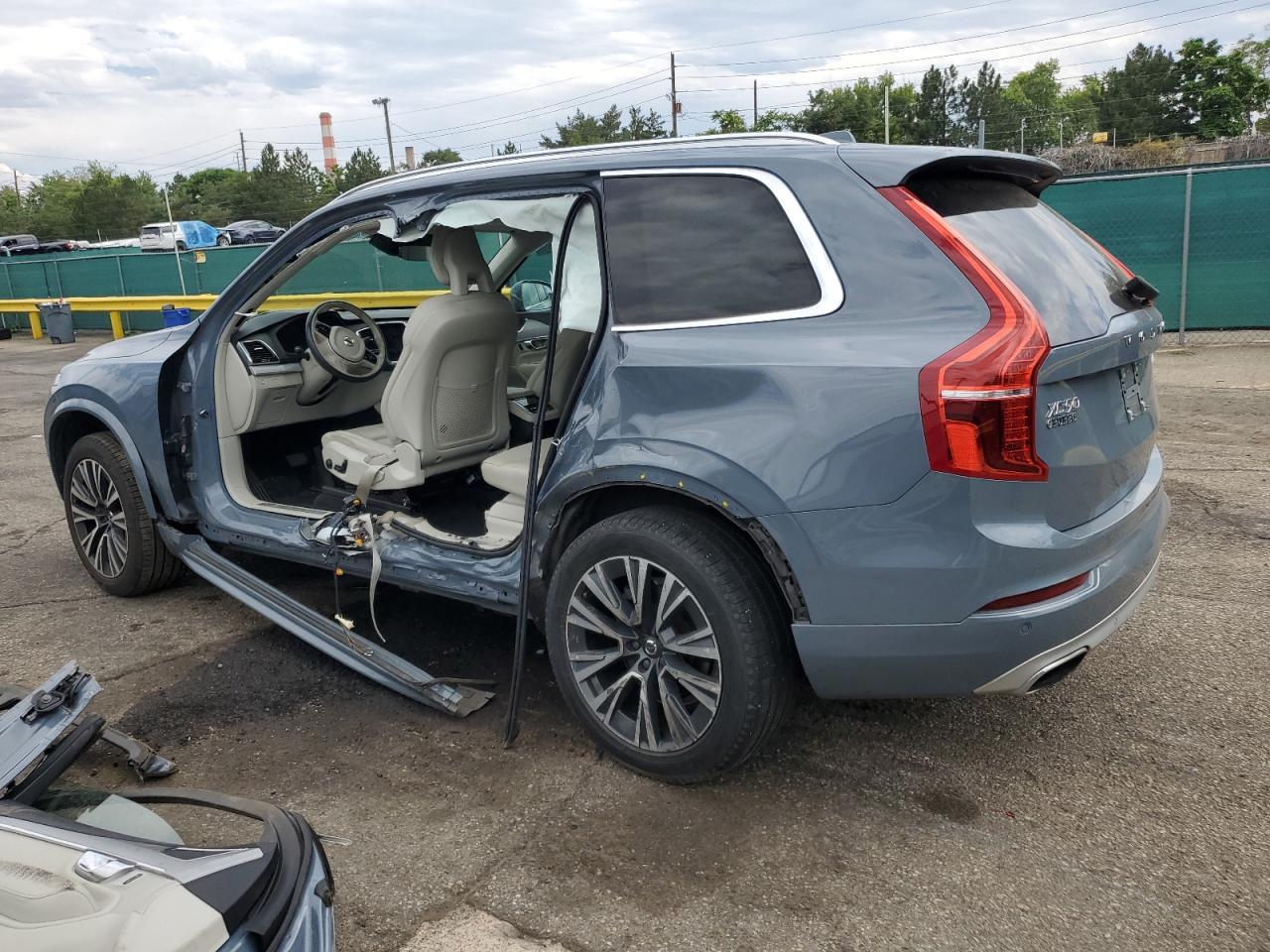 2021 Volvo Xc90 T5 Momentum - Фото 2