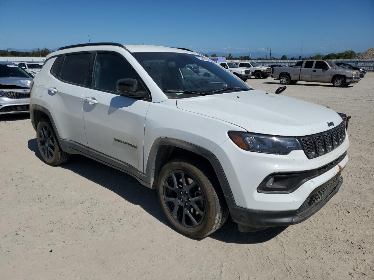 2025 Jeep Compass Latitude - Фото 4