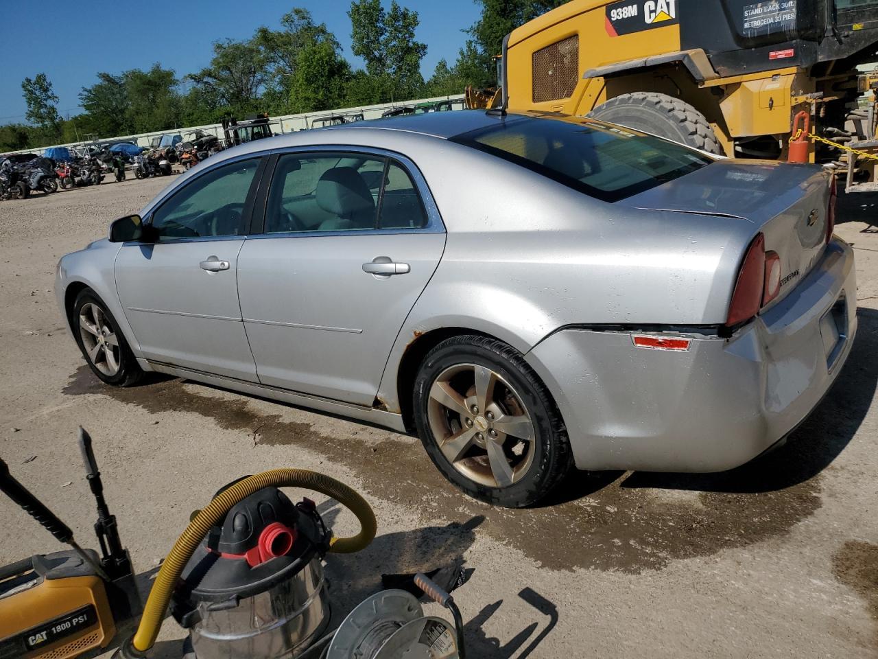 2011 Chevrolet Malibu 1Lt - Фото 2
