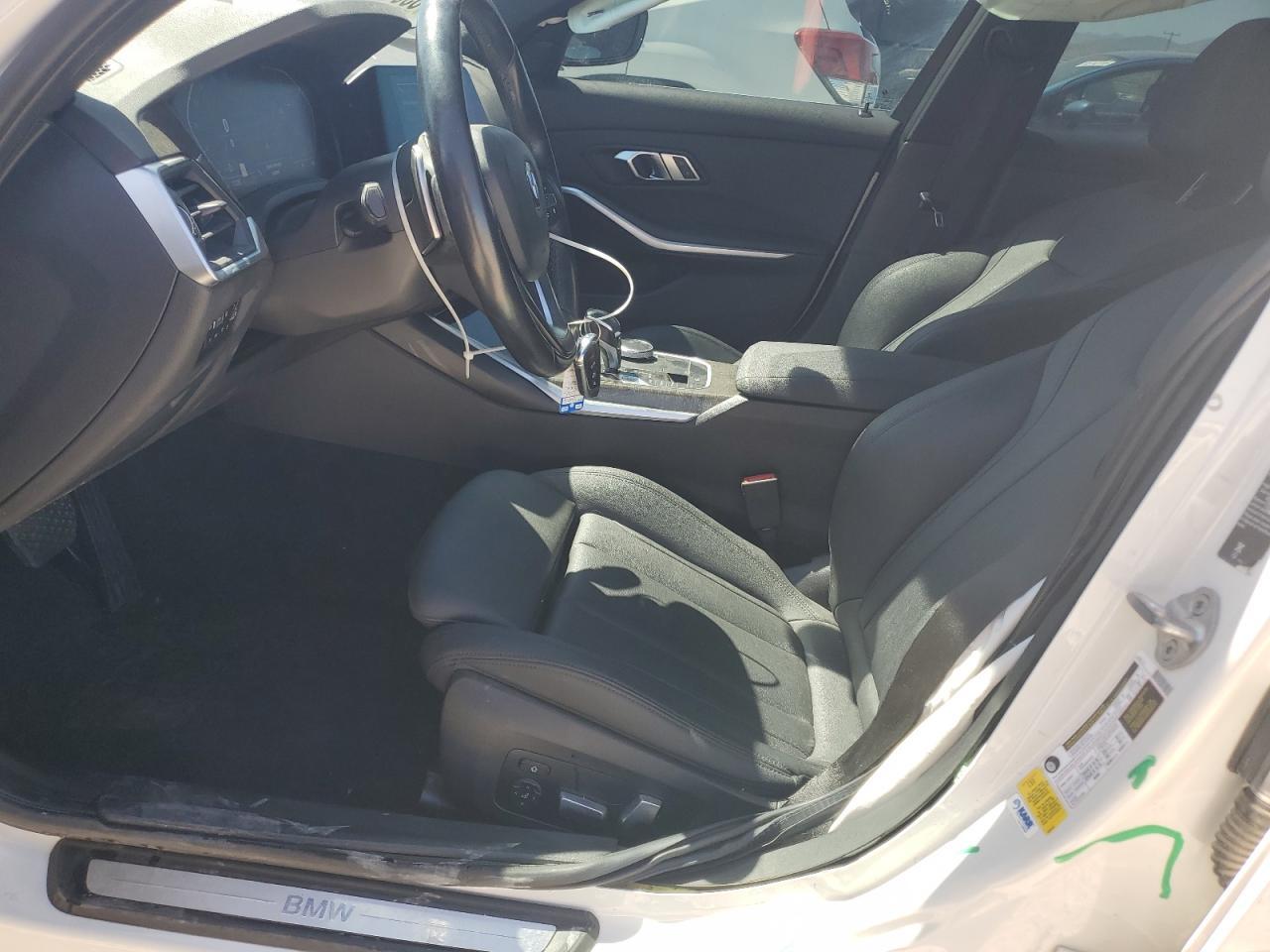 2020 BMW 330I - Фото 7