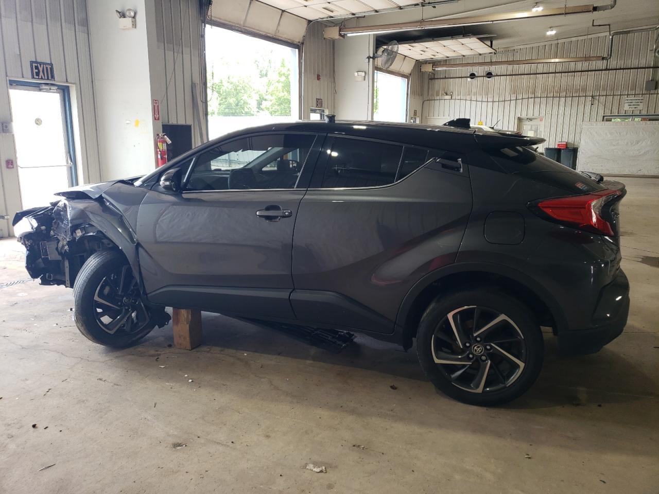 2022 Toyota C-Hr Xle - Фото 2