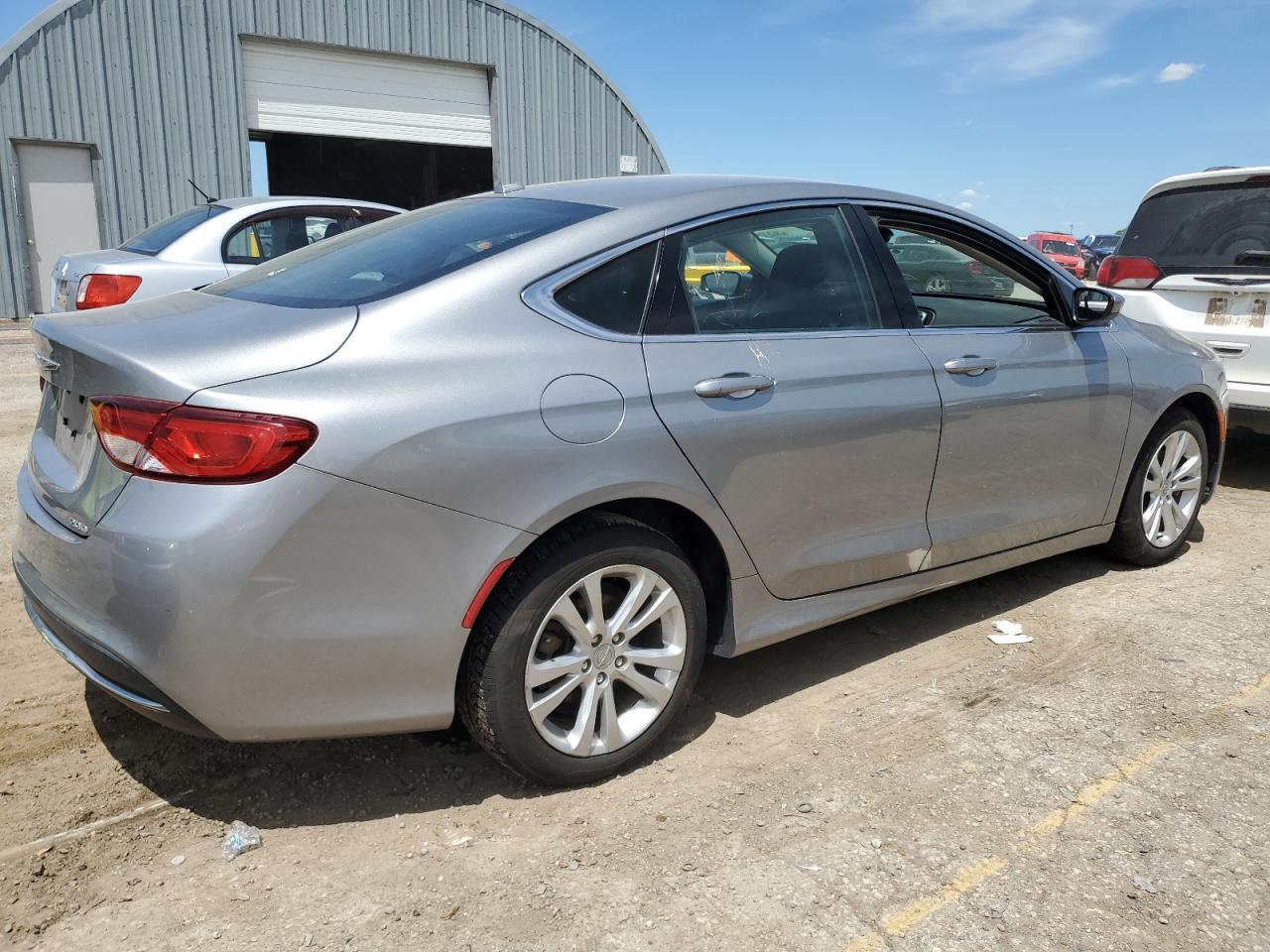 2015 Chrysler 200 Limited - Фото 3