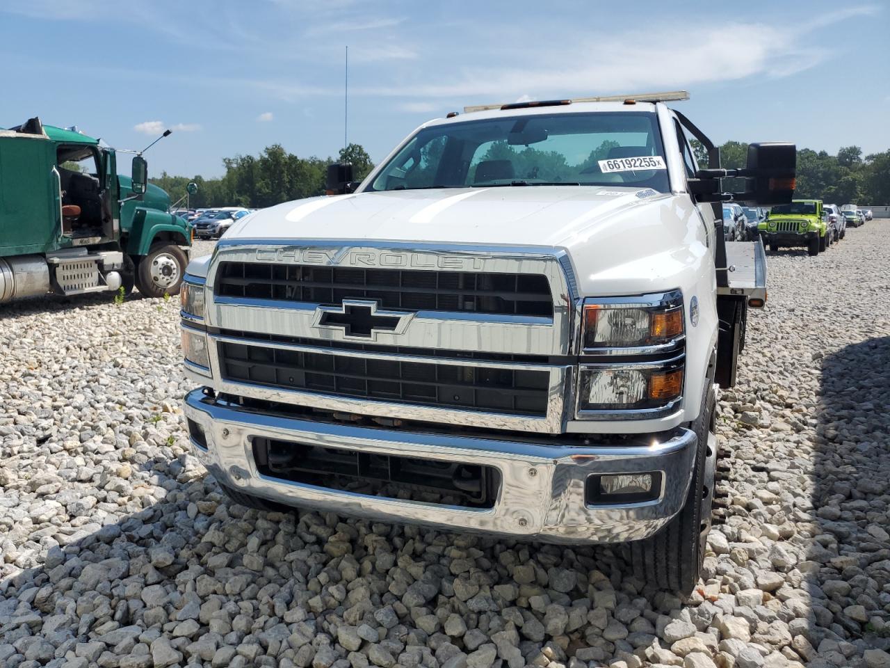 2019 Chevrolet Silverado Medium Duty - Image 5