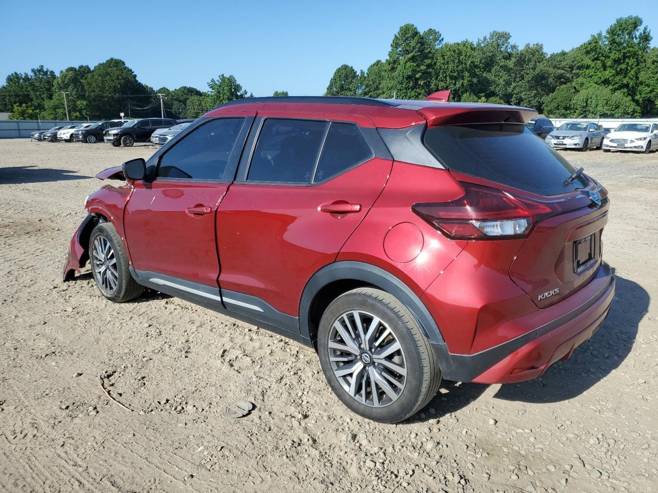 2021 Nissan Kicks Sr - Image 2