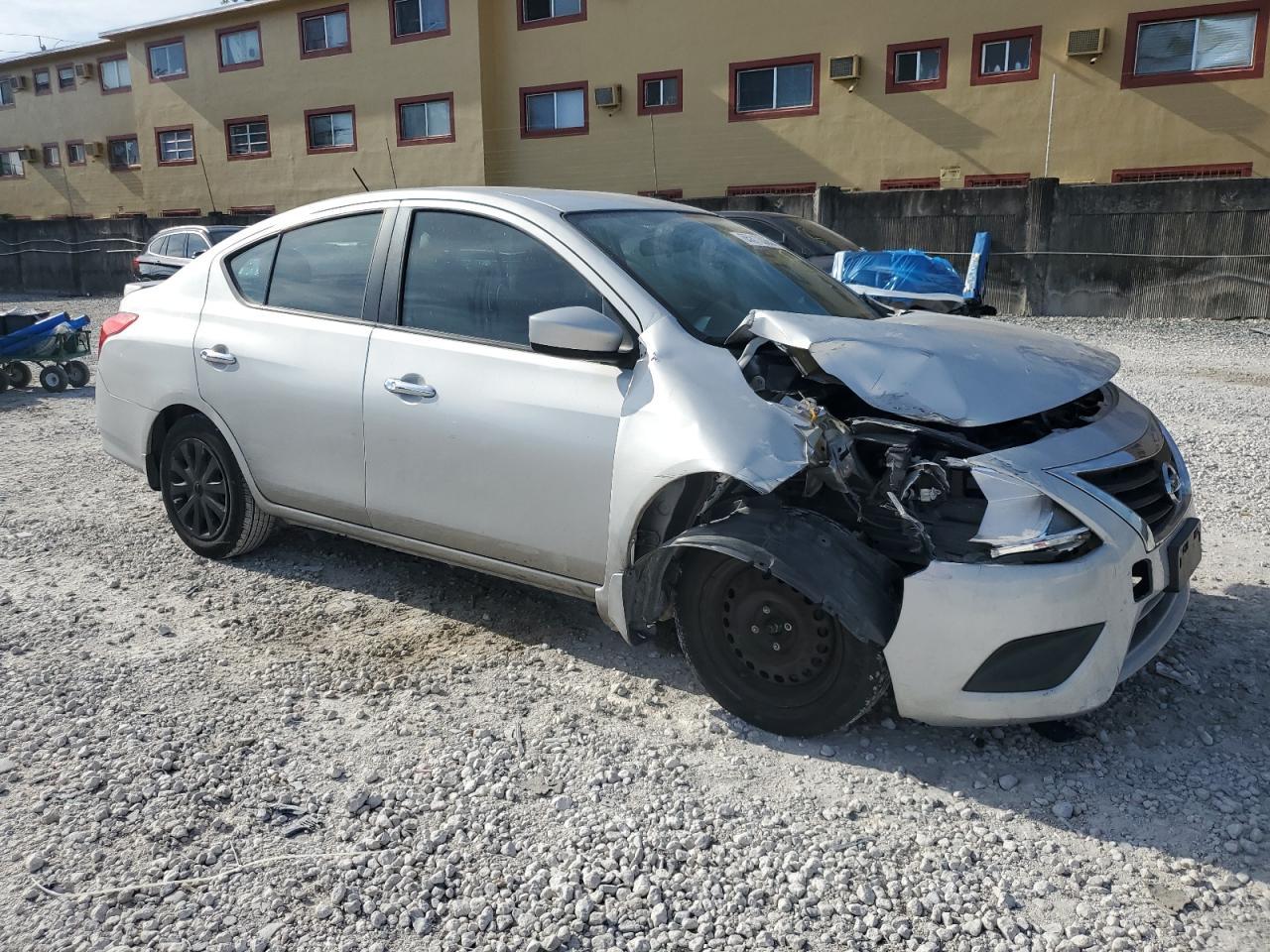 2015 Nissan 240Sx Base - Фото 4