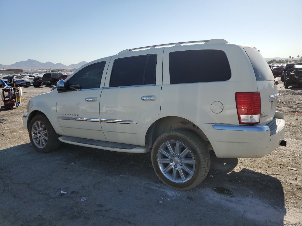 2009 Chrysler Aspen Limited - Фото 2