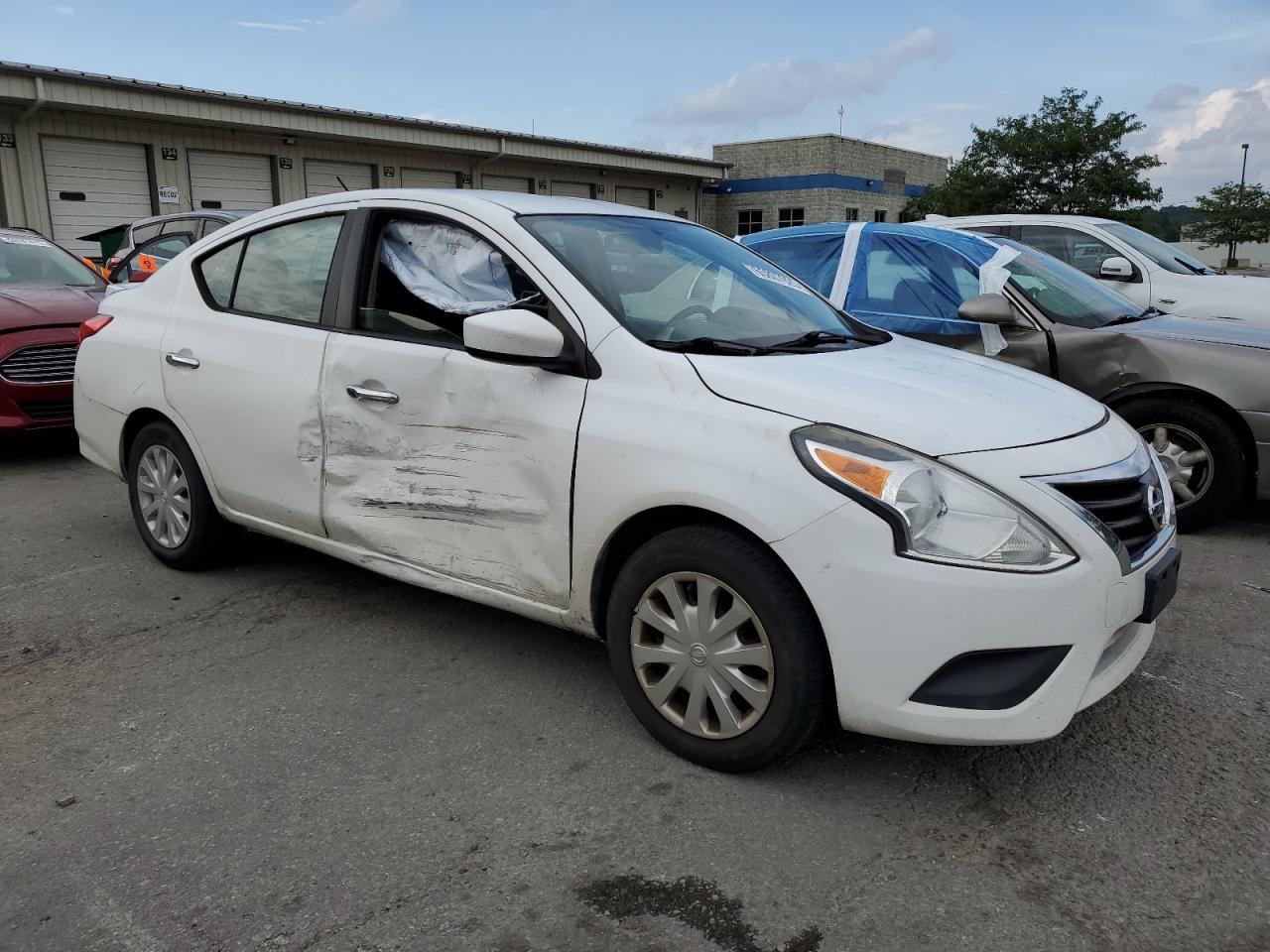 2016 Nissan Versa S - Image 4
