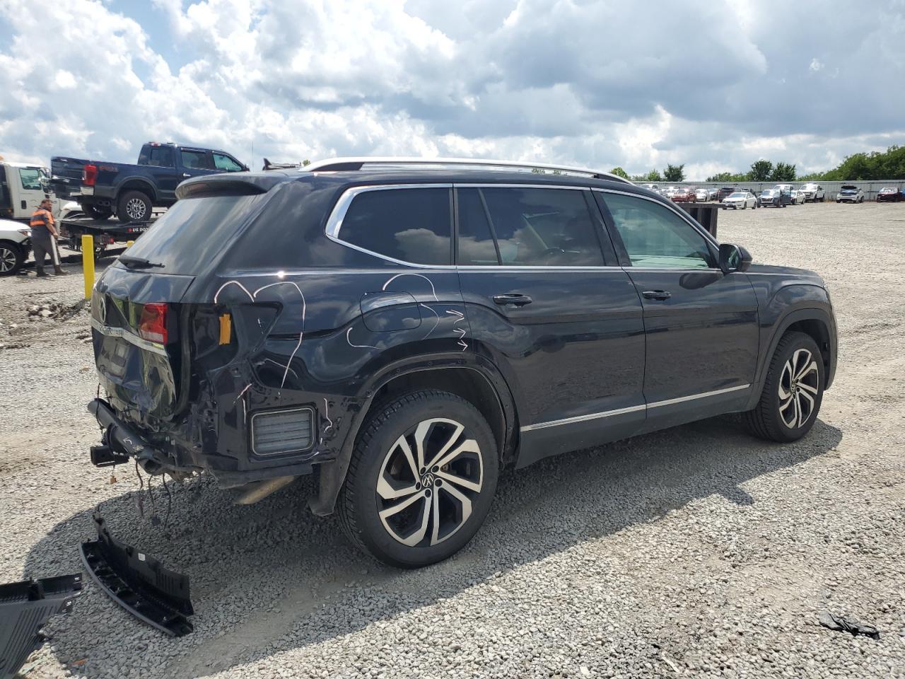2021 Volkswagen Atlas Sel Premium - Image 3