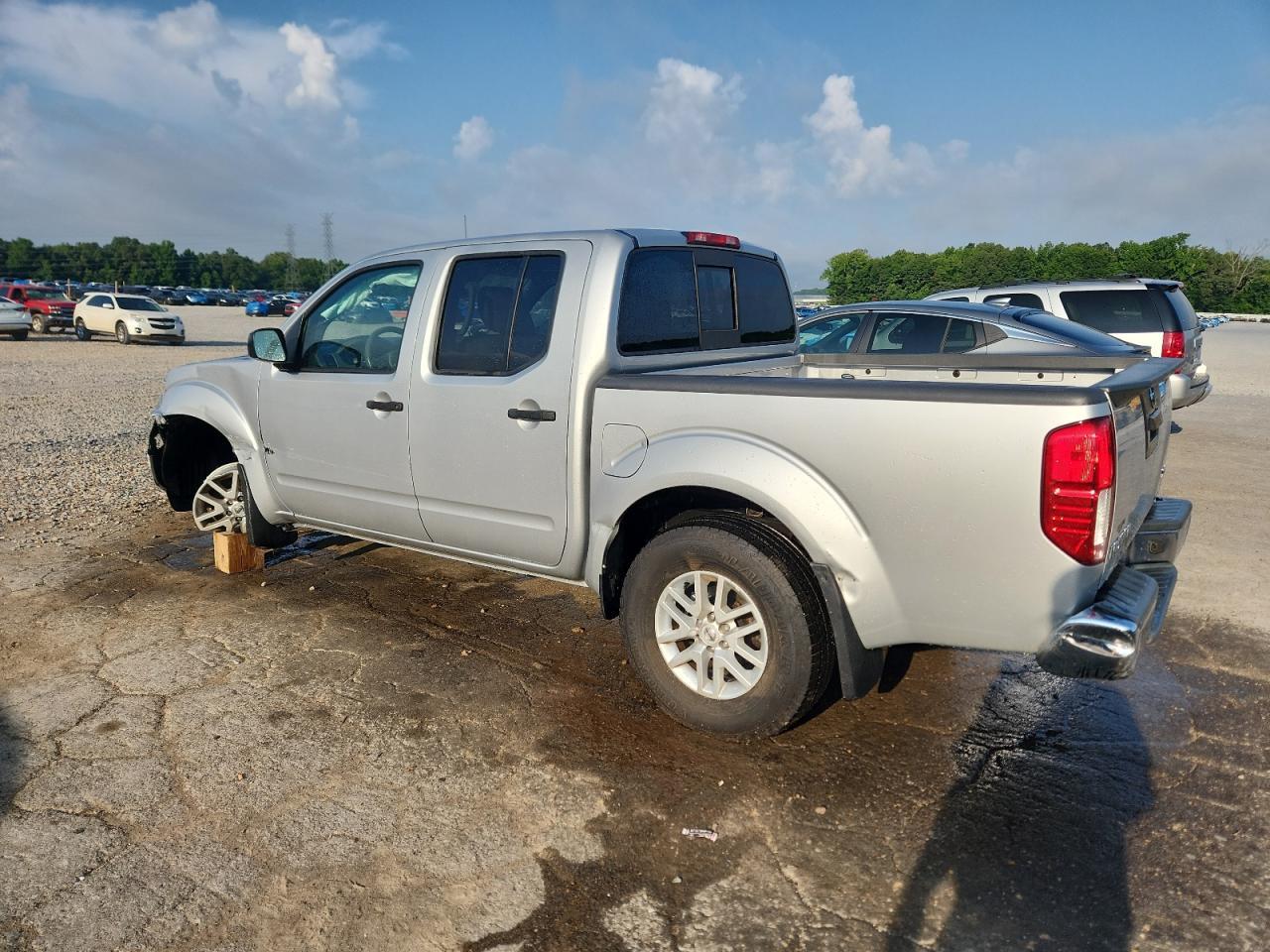 2020 Nissan Frontier S - Фото 2