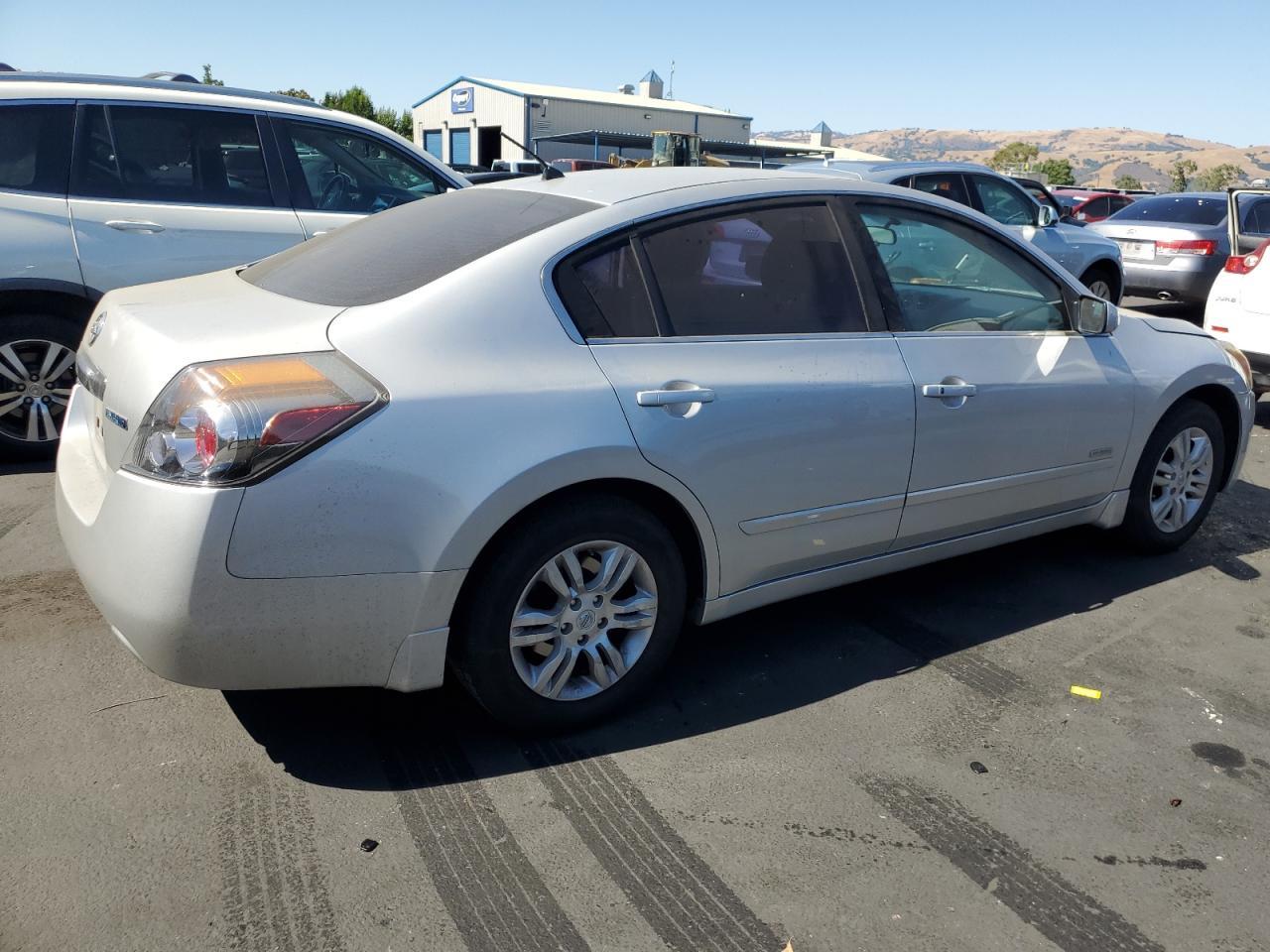 2011 Nissan Altima Hybrid - Фото 3