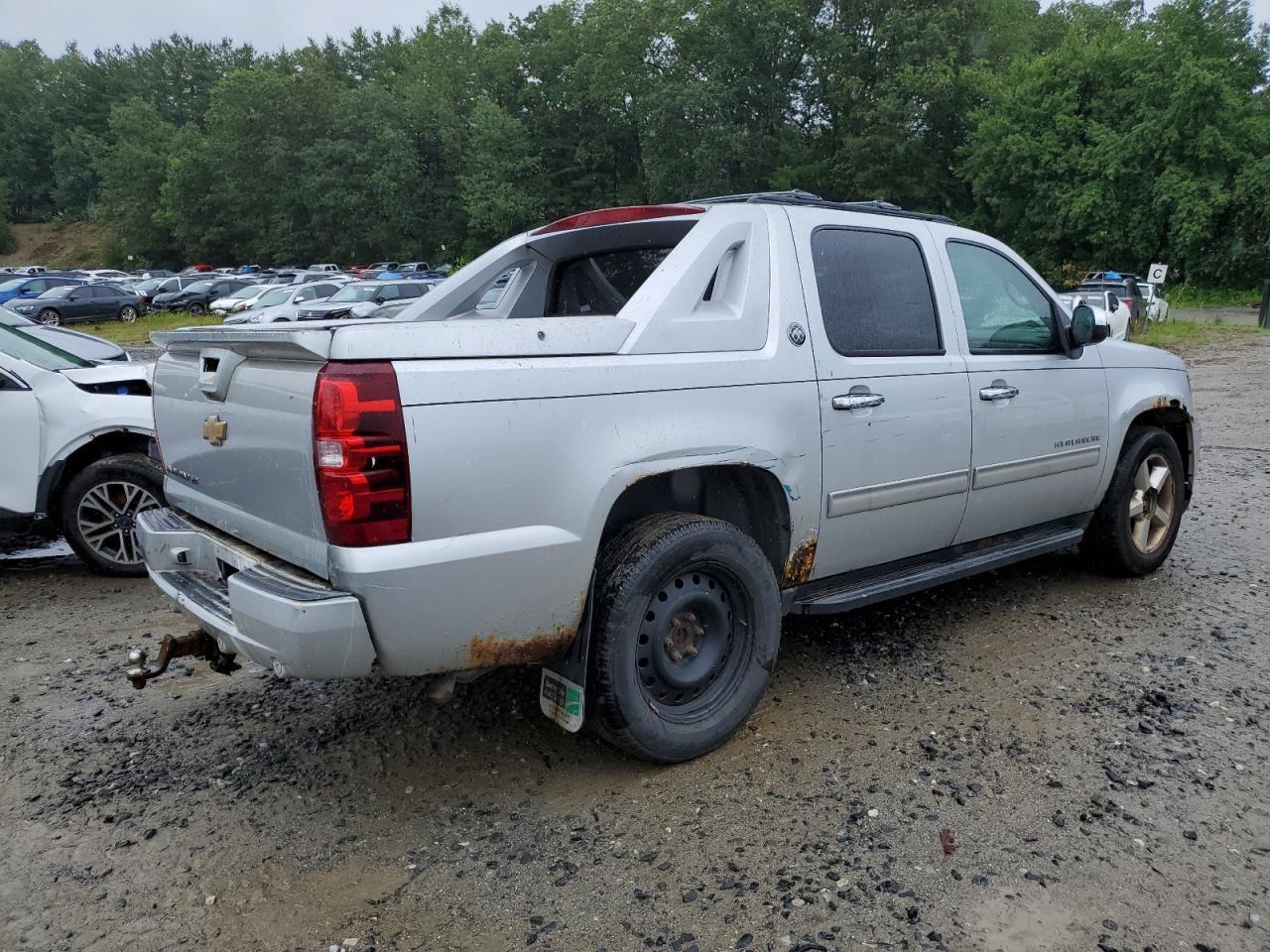2013 Chevrolet Avalanche Lt - Фото 3