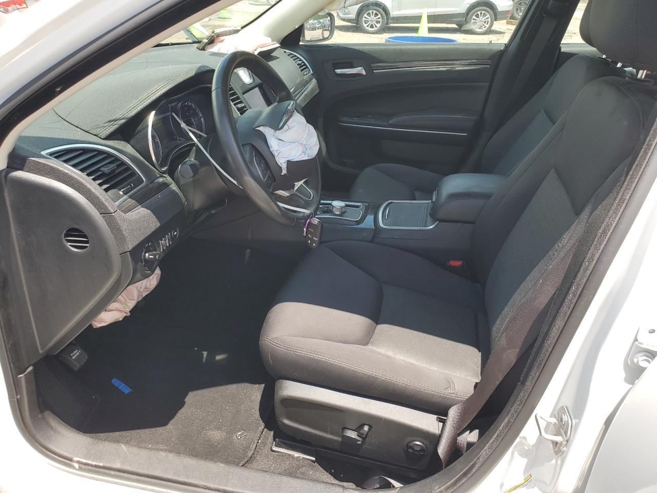 2020 Chrysler 300 Touring - Image 7