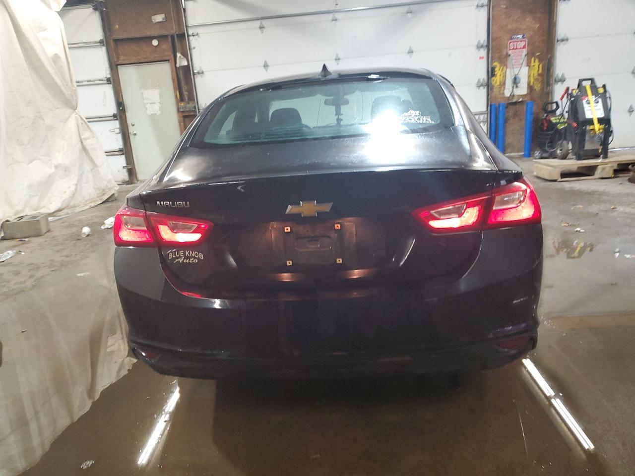 2017 Chevrolet Malibu Ls - Фото 6